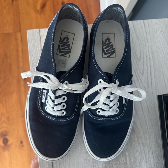 Vans - Picture 2 of 3
